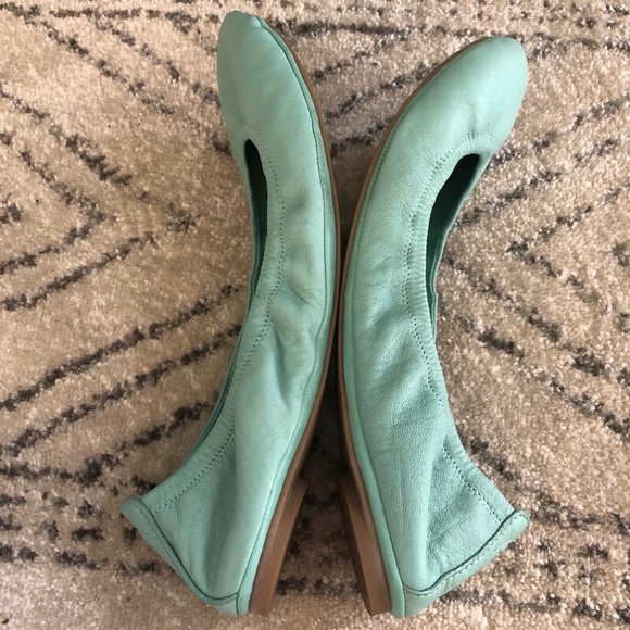 NEW! TORY BURCH EDDIE SOFT SCRUNCH BALLET FLAT - Picture 2 of 6